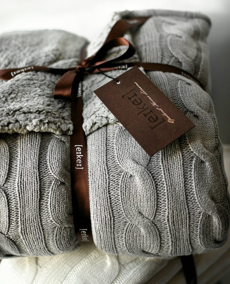 Cable Knit Reversible Sherpa Throw Blanket [eikei]