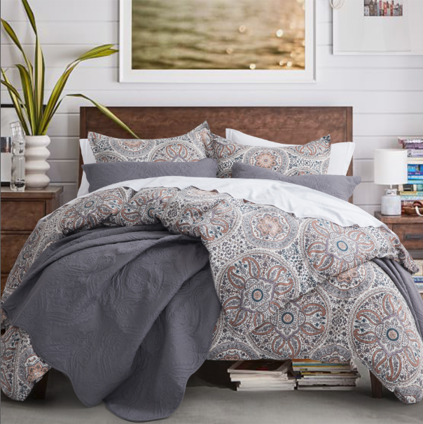 Luxury Oversized Medallions Floral Boho Comforter Set AND Decorative Pillows 